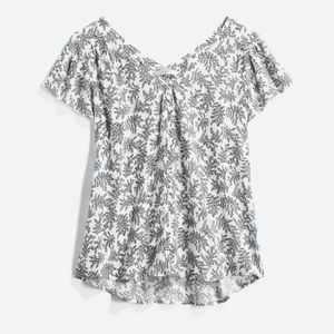 Fun2Fun Rouland V-neck Blouse